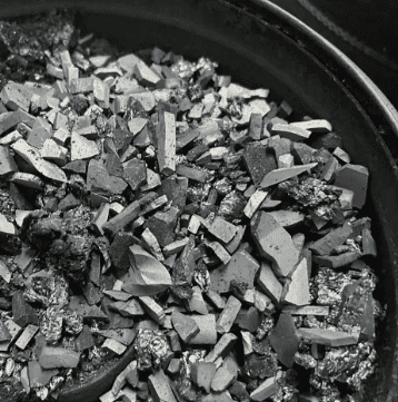 SiC hazkundean dagoen botila-lepo ikusezina: zergatik 7N Bulk CVD SiC lehengaiak hauts tradizionala ordezkatzen du