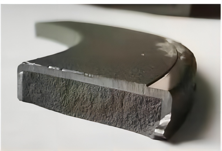 Fab errendimendua maximizatzea: zergatik CVD Solid SiC da ganbera kritikoen piezen azken aukera